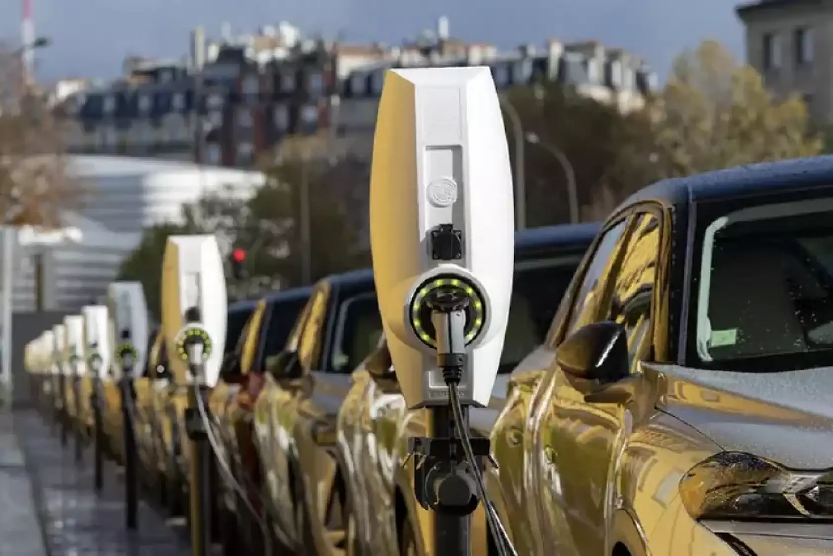 En çok satılan elektrikli otomobiller  belli oldu! Listenin zirvesi şaşırtmadı!