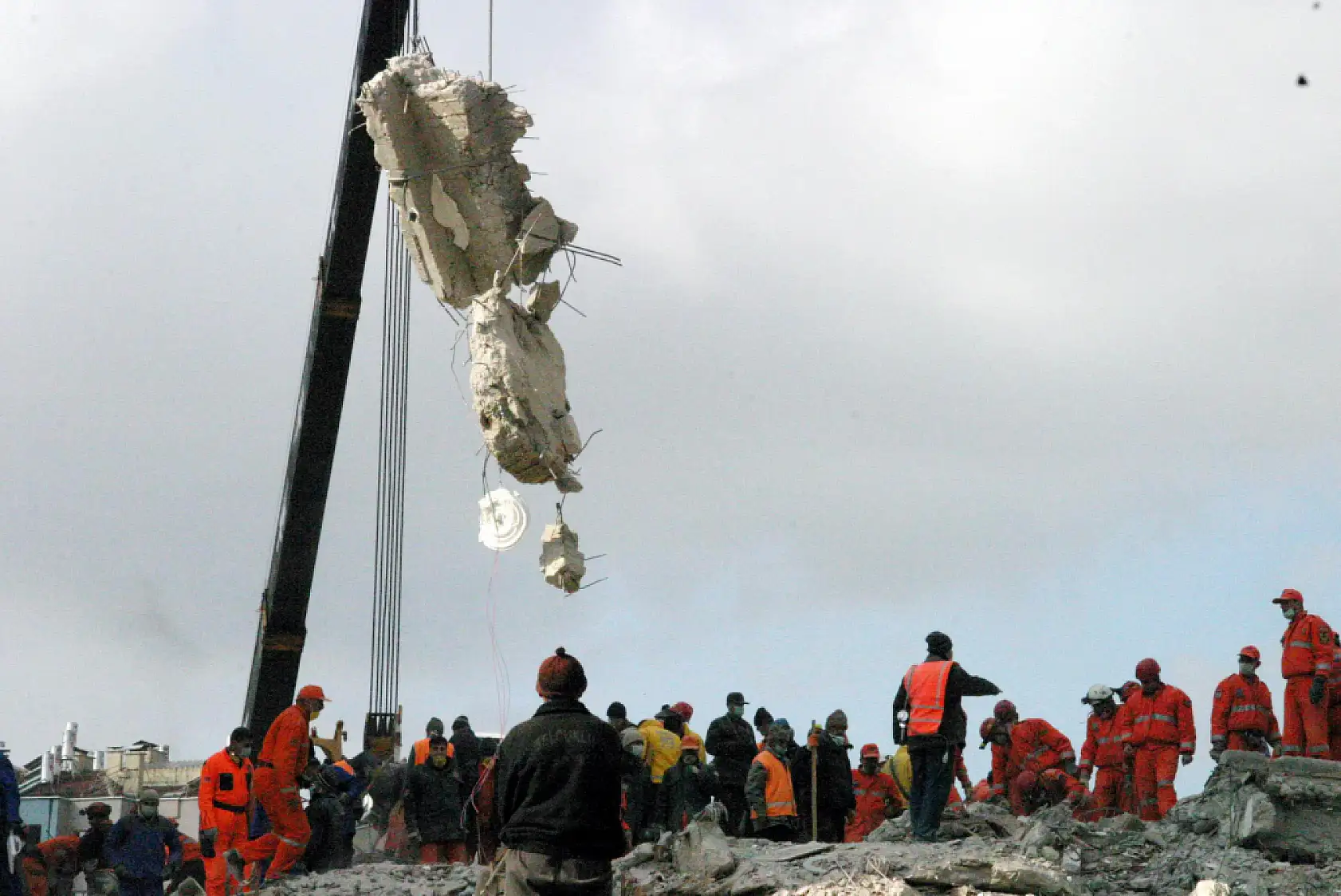 Konya'da 92 kişiye mezar olan zümrüt faciasının üzerinden 22 yıl geçti!