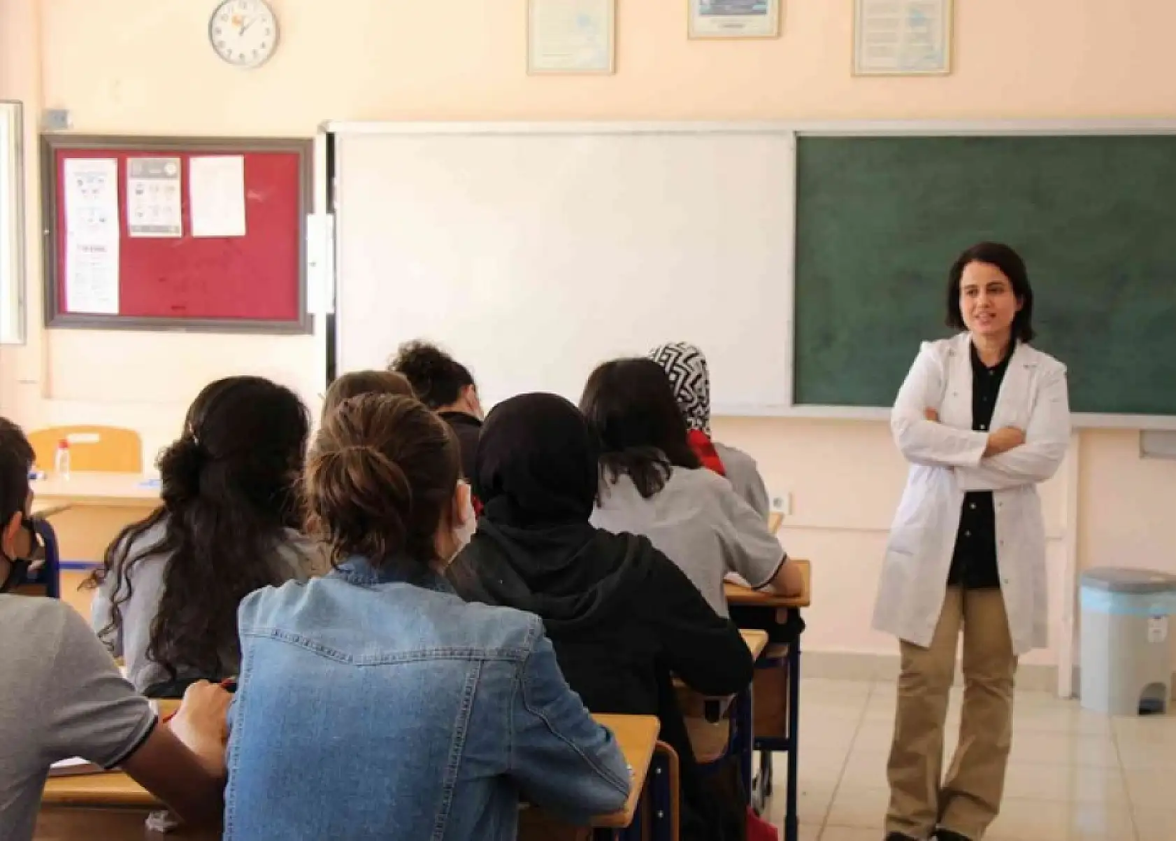 Bakan Tekin, okul güvenliği için mücadele sözü verdi!