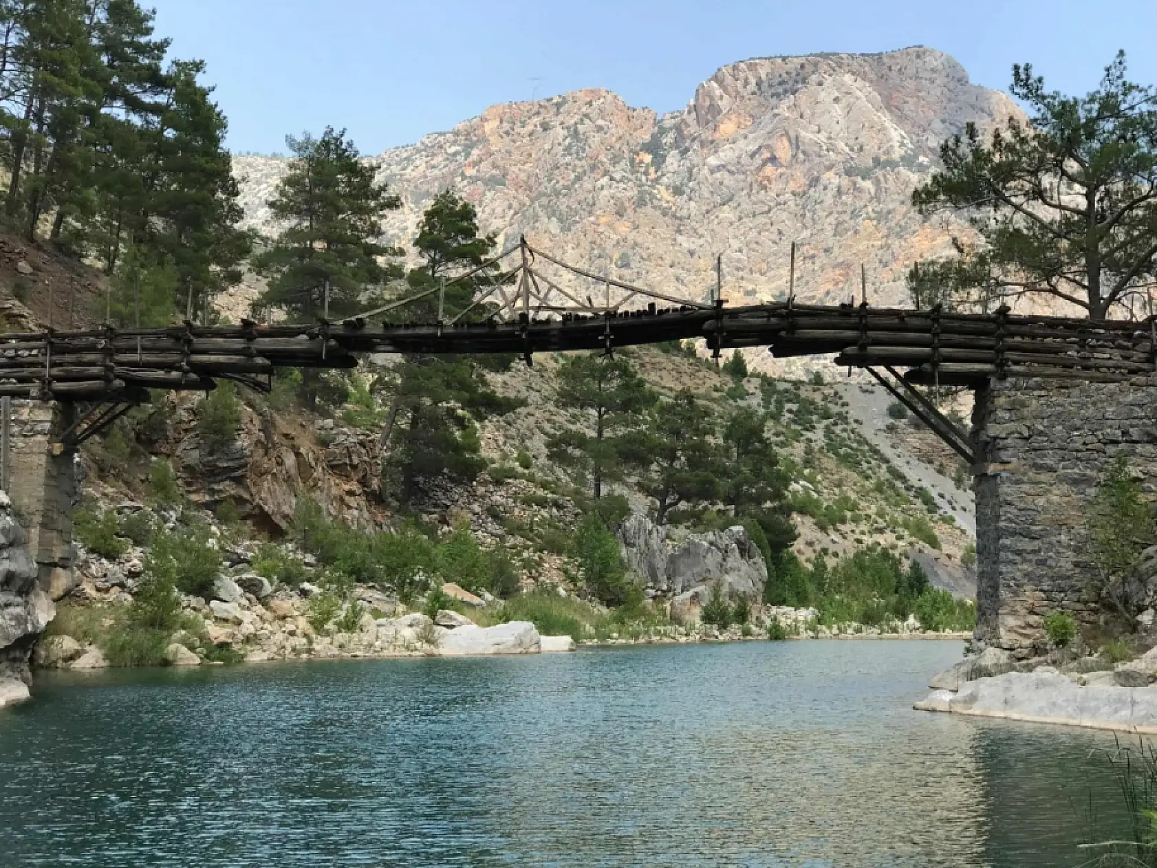 Bu köy gerçek anlamda gün yüzü görmüyor! Sadece 3 saat...