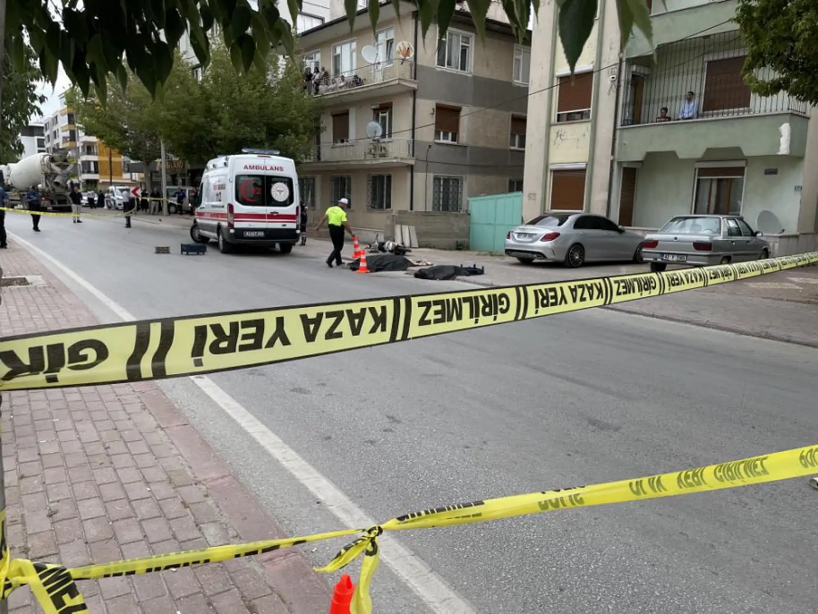 Son dakika! Konya'da yaşlı bisiklet sürücüsü beton mikserinin altında feci şekilde can verdi!