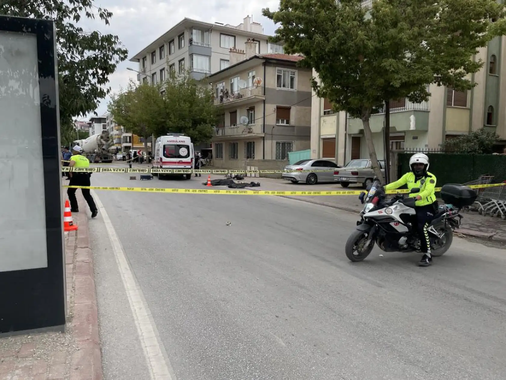 Son dakika! Konya'da yaşlı bisiklet sürücüsü beton mikserinin altında feci şekilde can verdi!