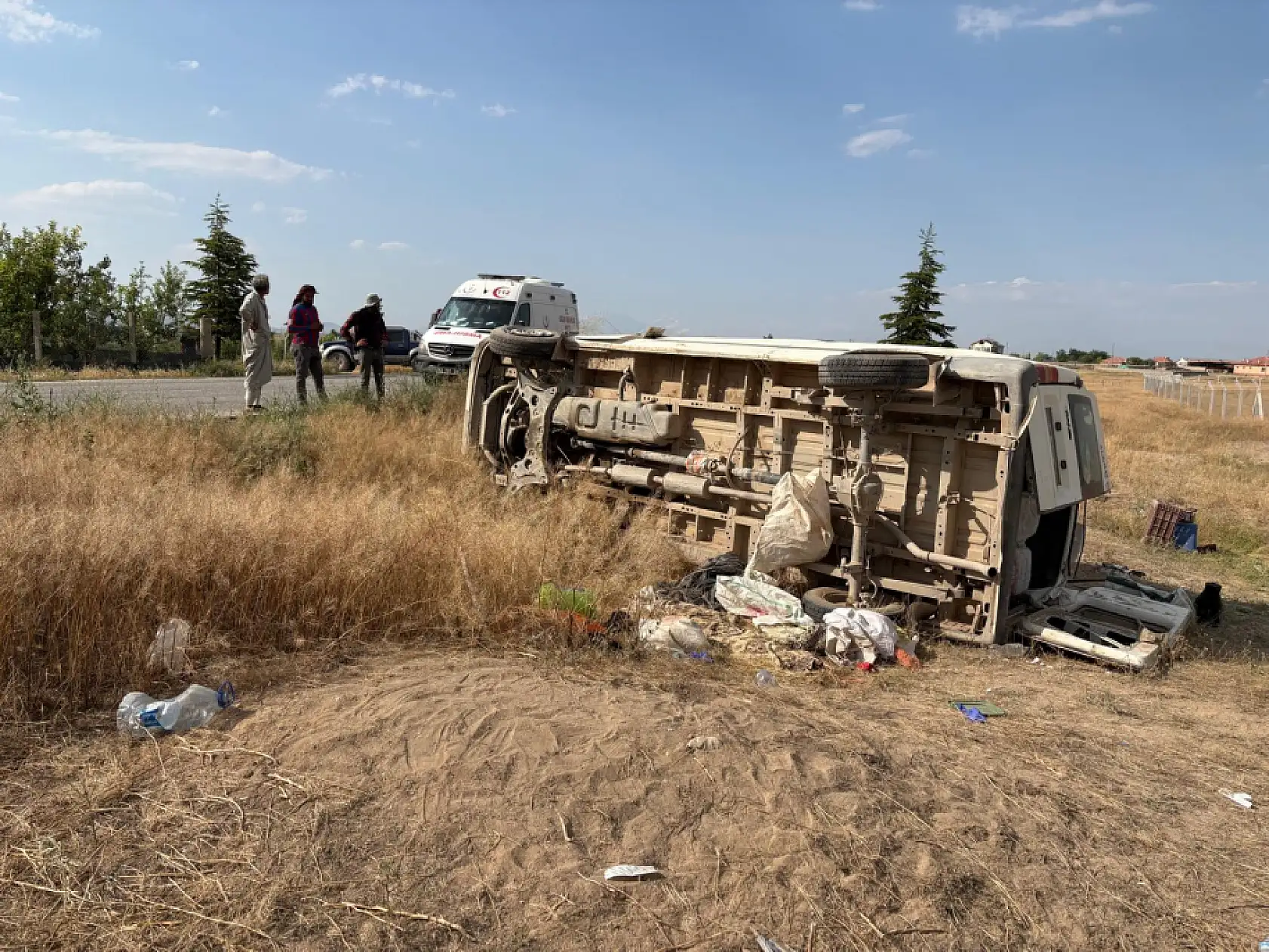Son dakika! Konya'da tarım işçilerini taşıyan minibüs devrildi: 17 yaralı