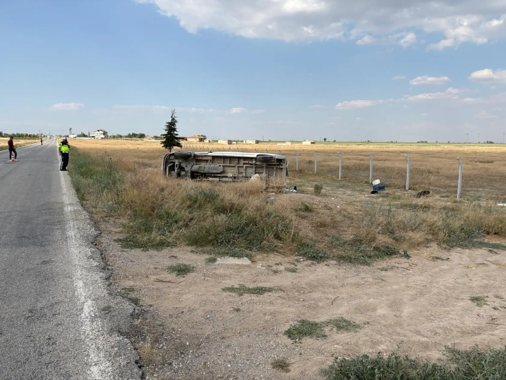 Son dakika! Konya'da tarım işçilerini taşıyan minibüs devrildi: 17 yaralı
