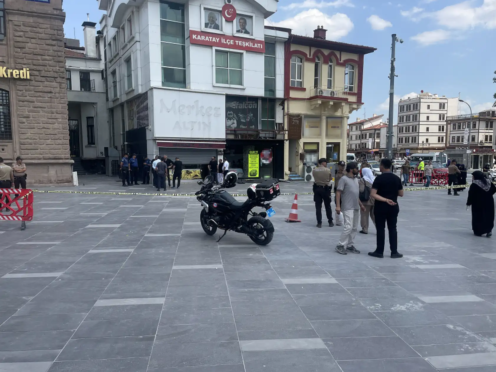 Konya'da cuma namazı sonrası silahlı saldırı! 1 kişi ağır yaralandı!