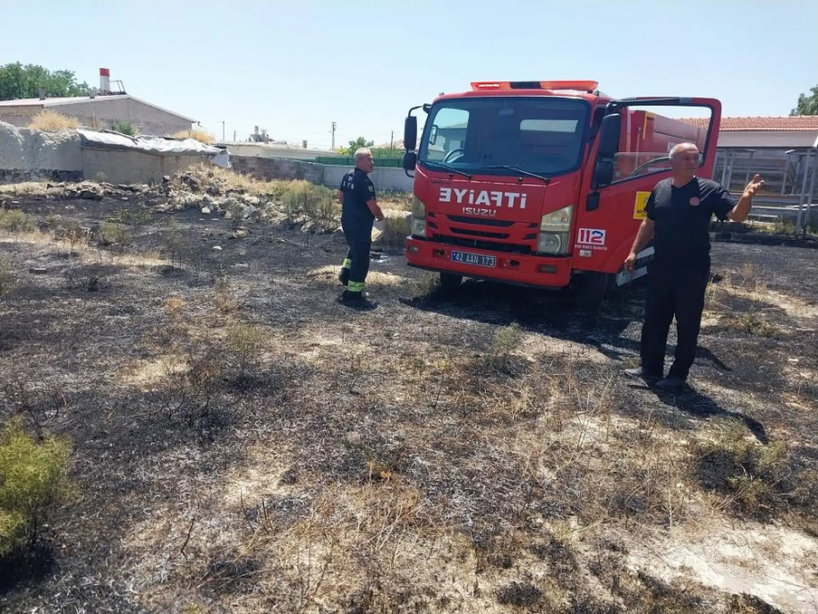 Konya'da alevler mahalleyi sardı! Evlere sıçrayacaktı...