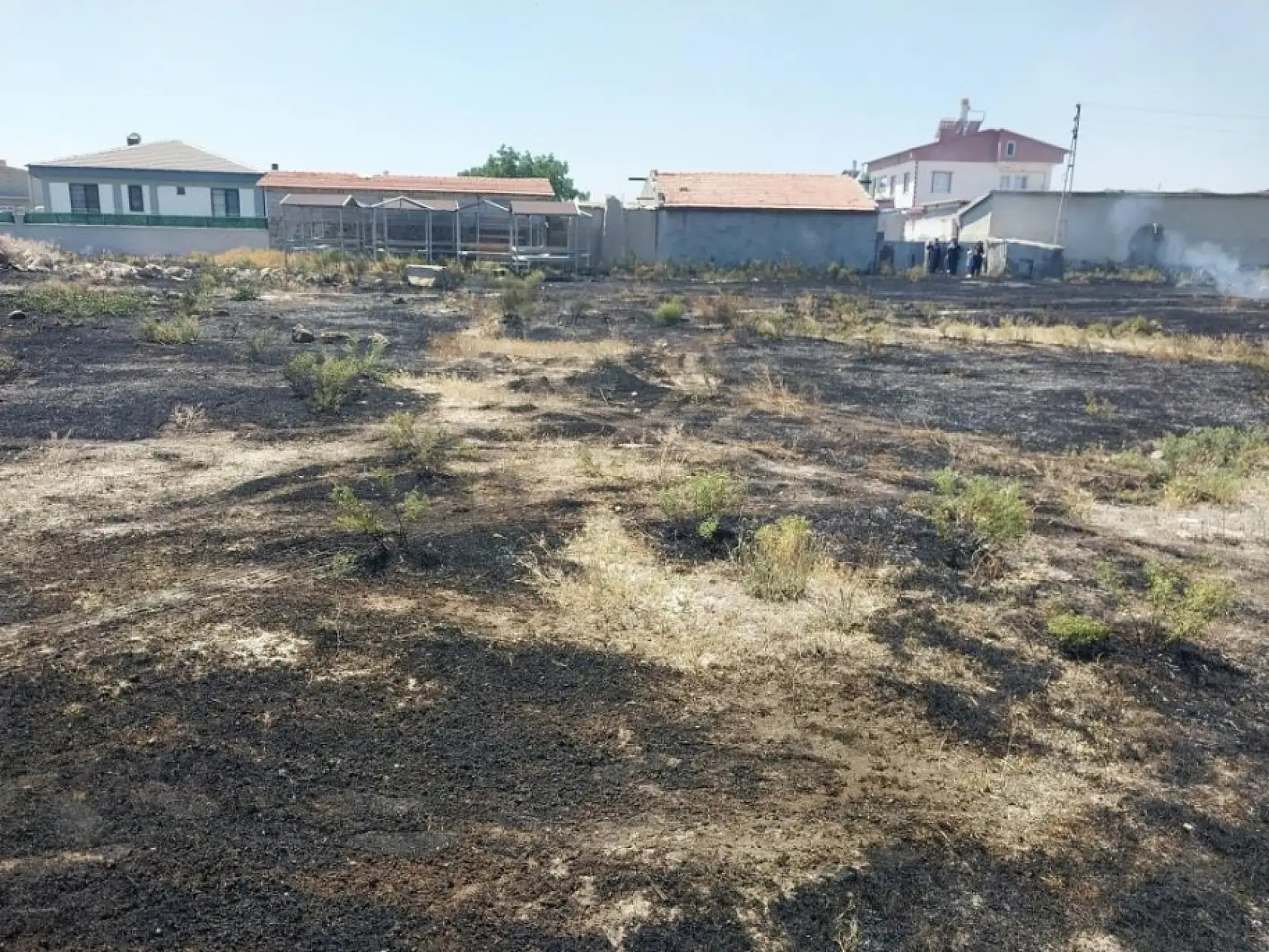 Konya'da alevler mahalleyi sardı! Evlere sıçrayacaktı...
