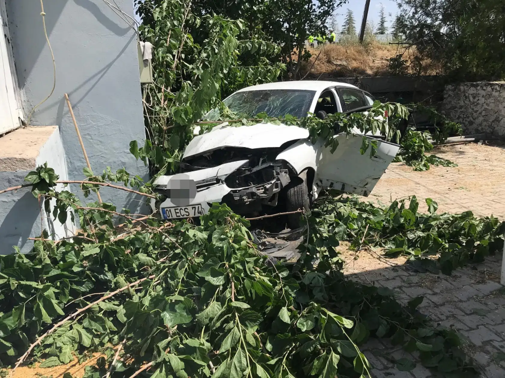 Konya'da lastiği patlayan tır ortalığı savaş alanına çevirdi! 8 yaralı