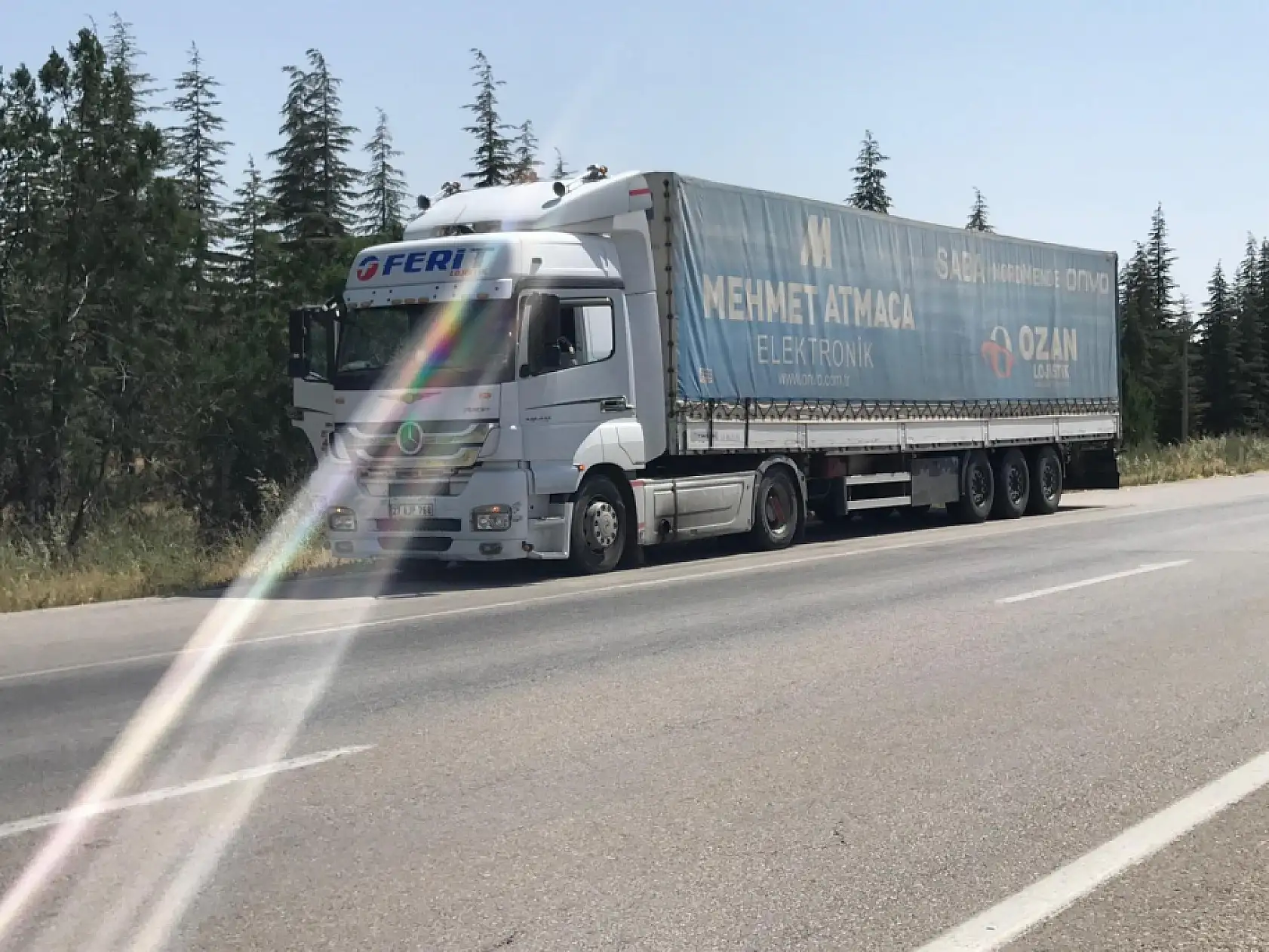 Konya'da lastiği patlayan tır ortalığı savaş alanına çevirdi! 8 yaralı