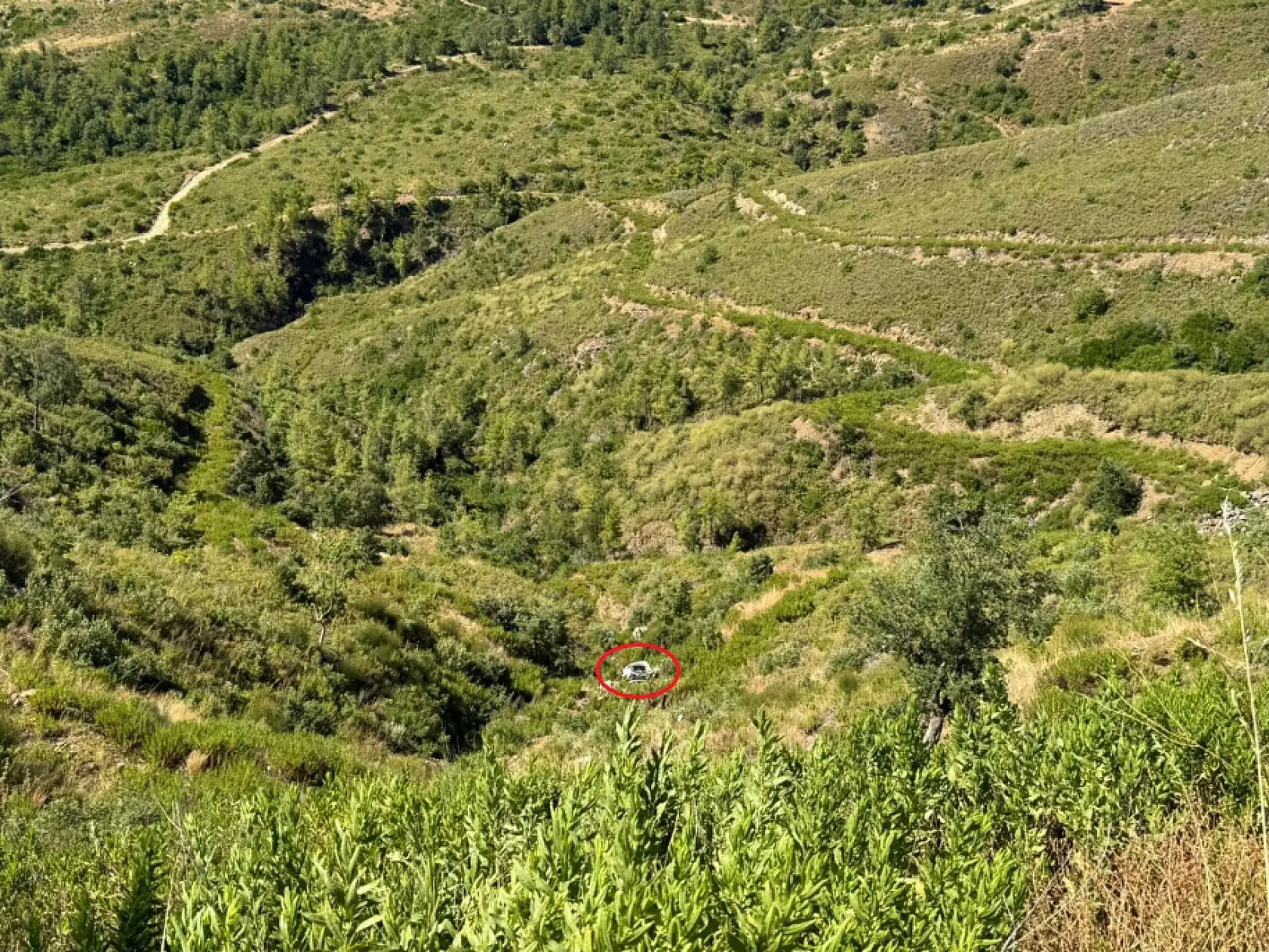Konya yolunda katliam gibi kaza: Otomobil uçuruma yuvarlandı: 5 Ölü, 2 Yaralı!