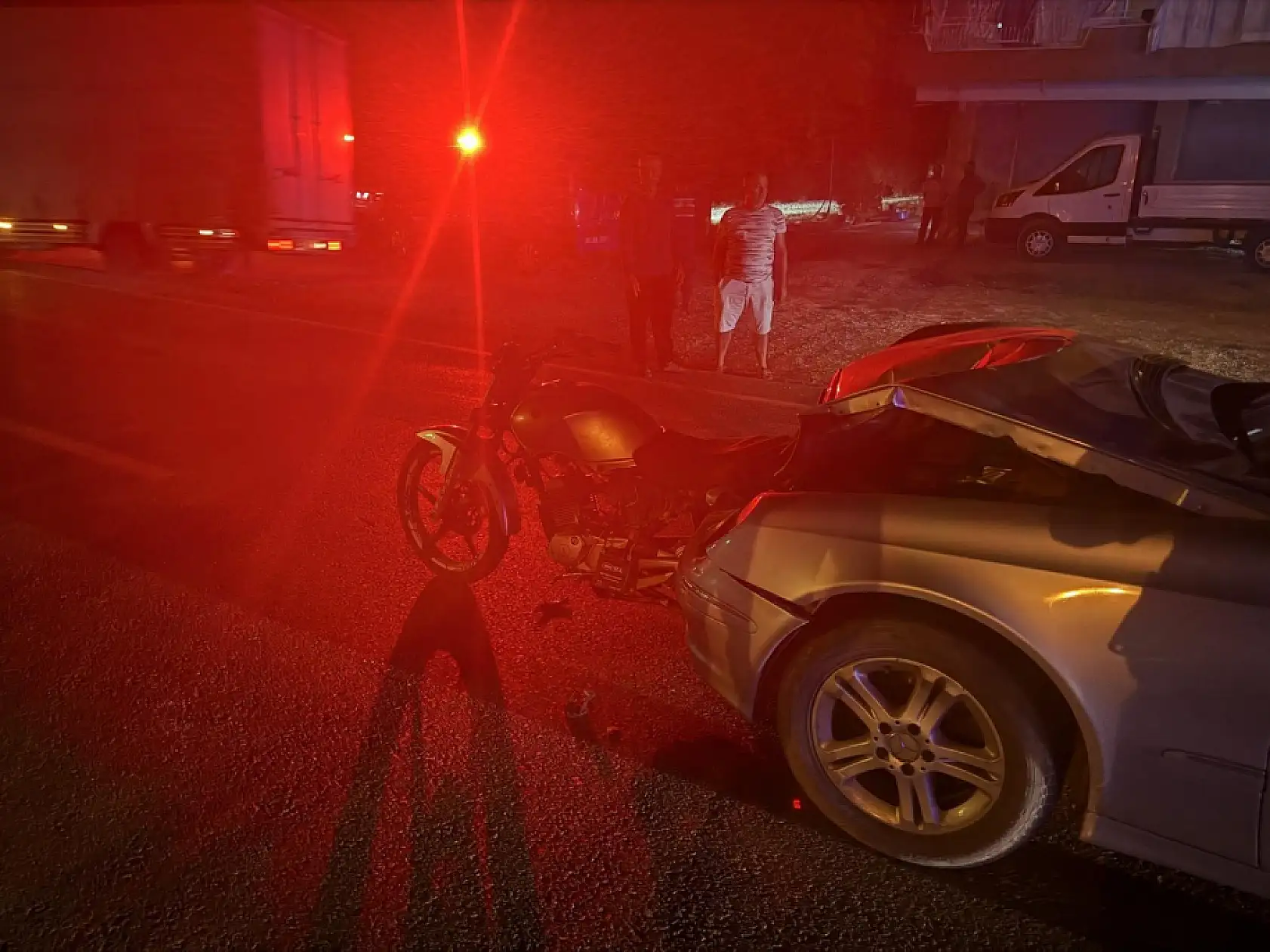 Konya yolunda otomobil motosiklete saplandı: 1 ölü, 1 yaralı!