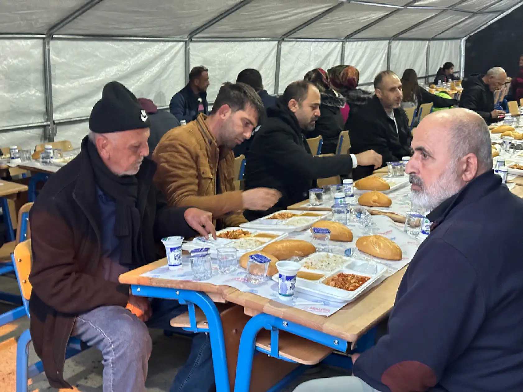 Vakıf geleneği sofralarda yaşıyor! Konya'da iftar noktaları belirlendi!