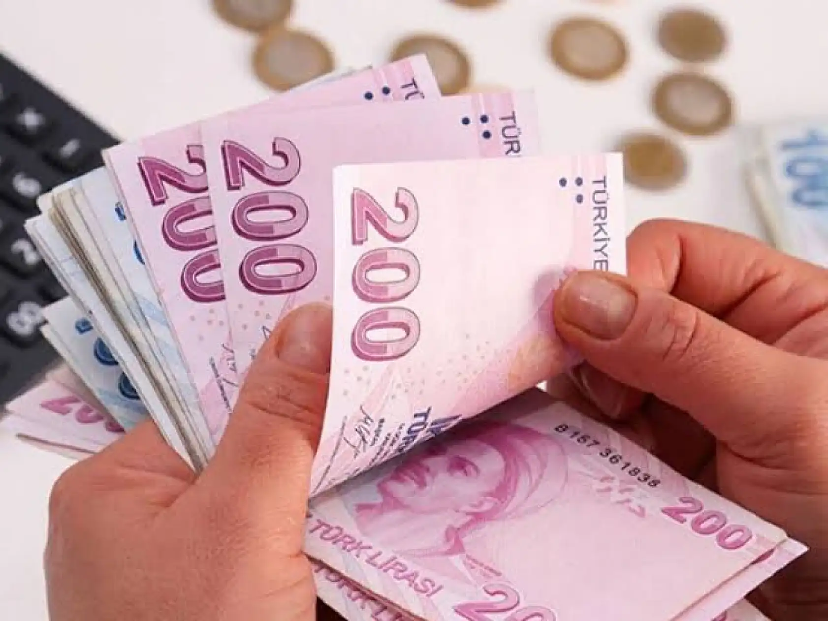 TBMM'ye sunuldu: Ev hanımlarına emeklilik yolunu açacak teklif! Primleri Hazine karşılayacak