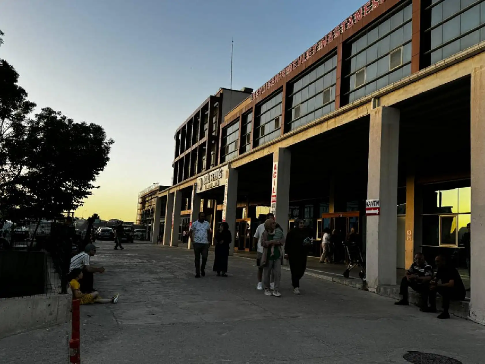 Konya'da hastanede dehşet anları! Görevliyi acımasızca dövdü!