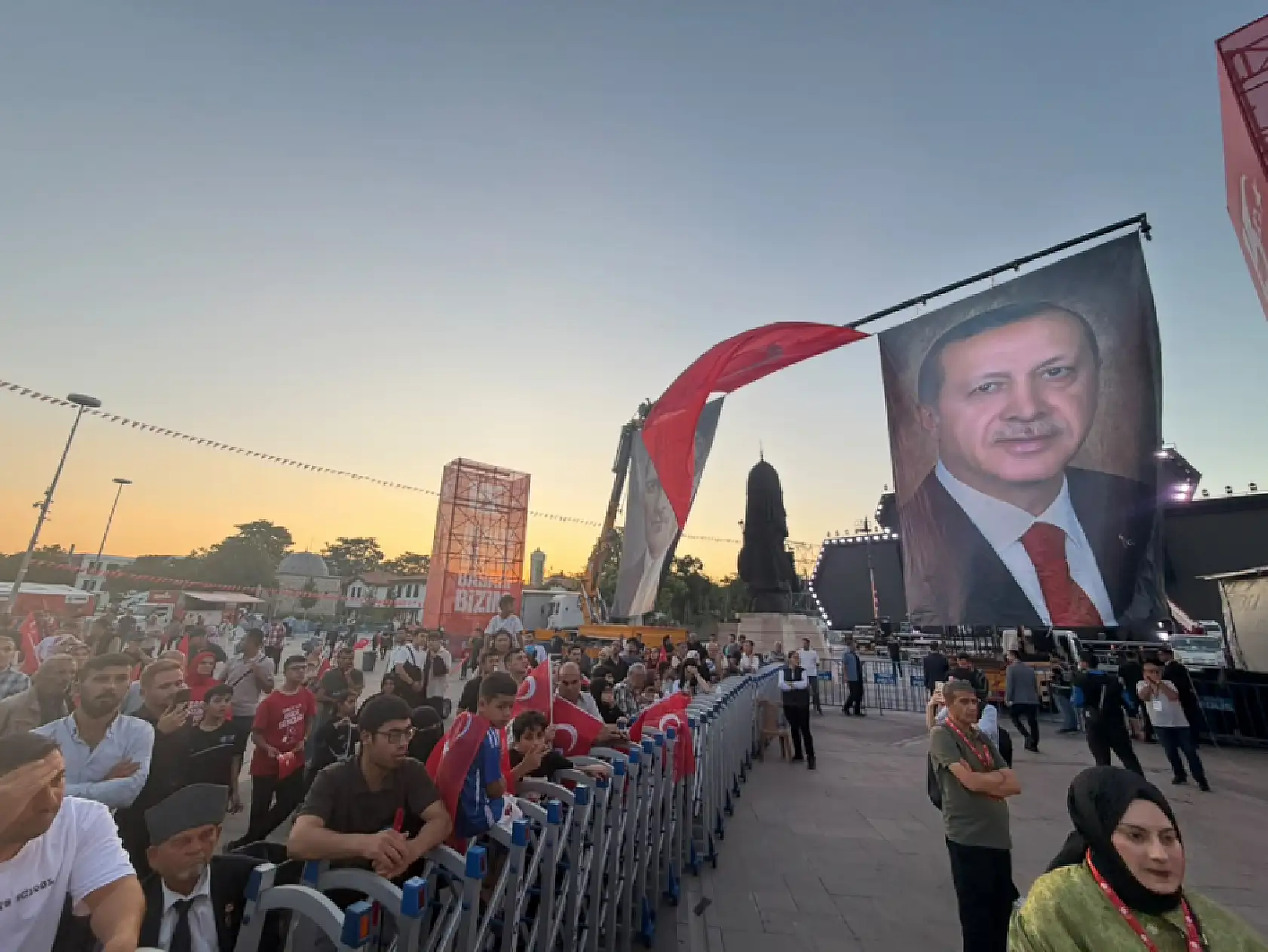 Konyalılar 15 Temmuz'da meydanları doldurdu!