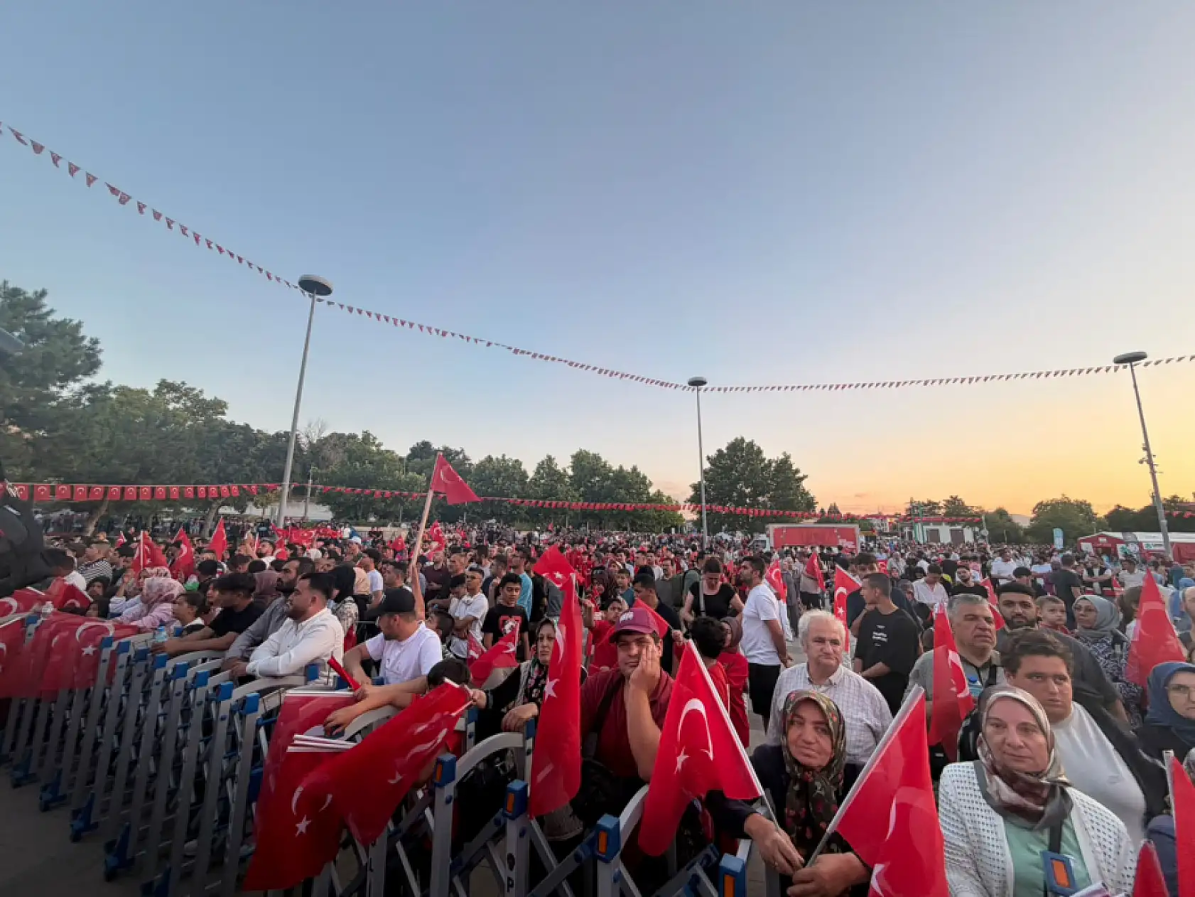 Konyalılar 15 Temmuz'da meydanları doldurdu!