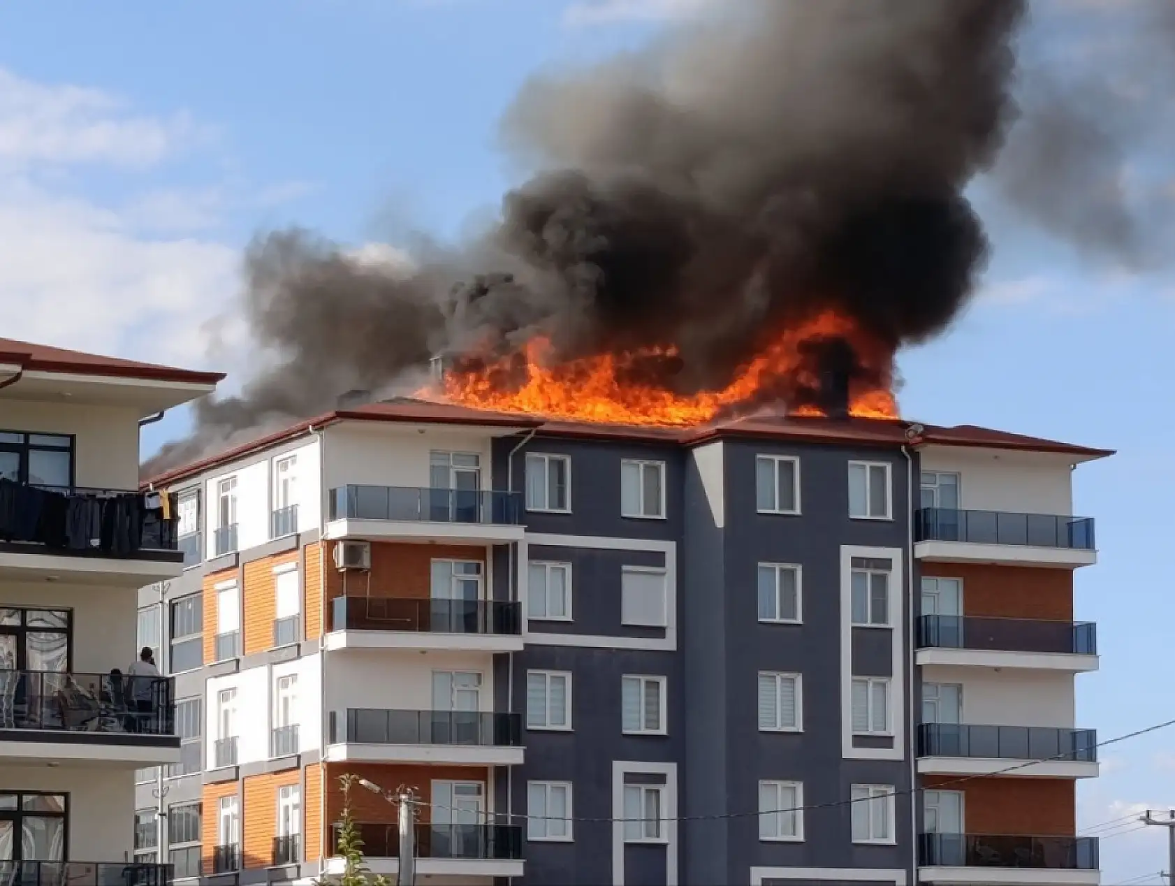 Konya'da 20 aile evinden uzakta kış öncesi destek bekliyor