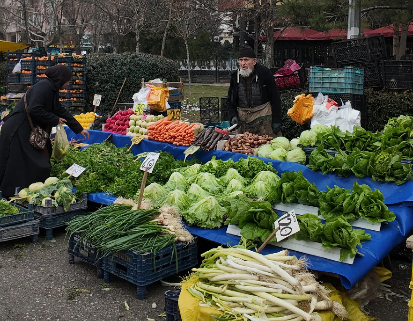 Antalya'yı sel vurdu, Konya'da etiketler uçtu: Pazarda 'kilo' devri kapandı!