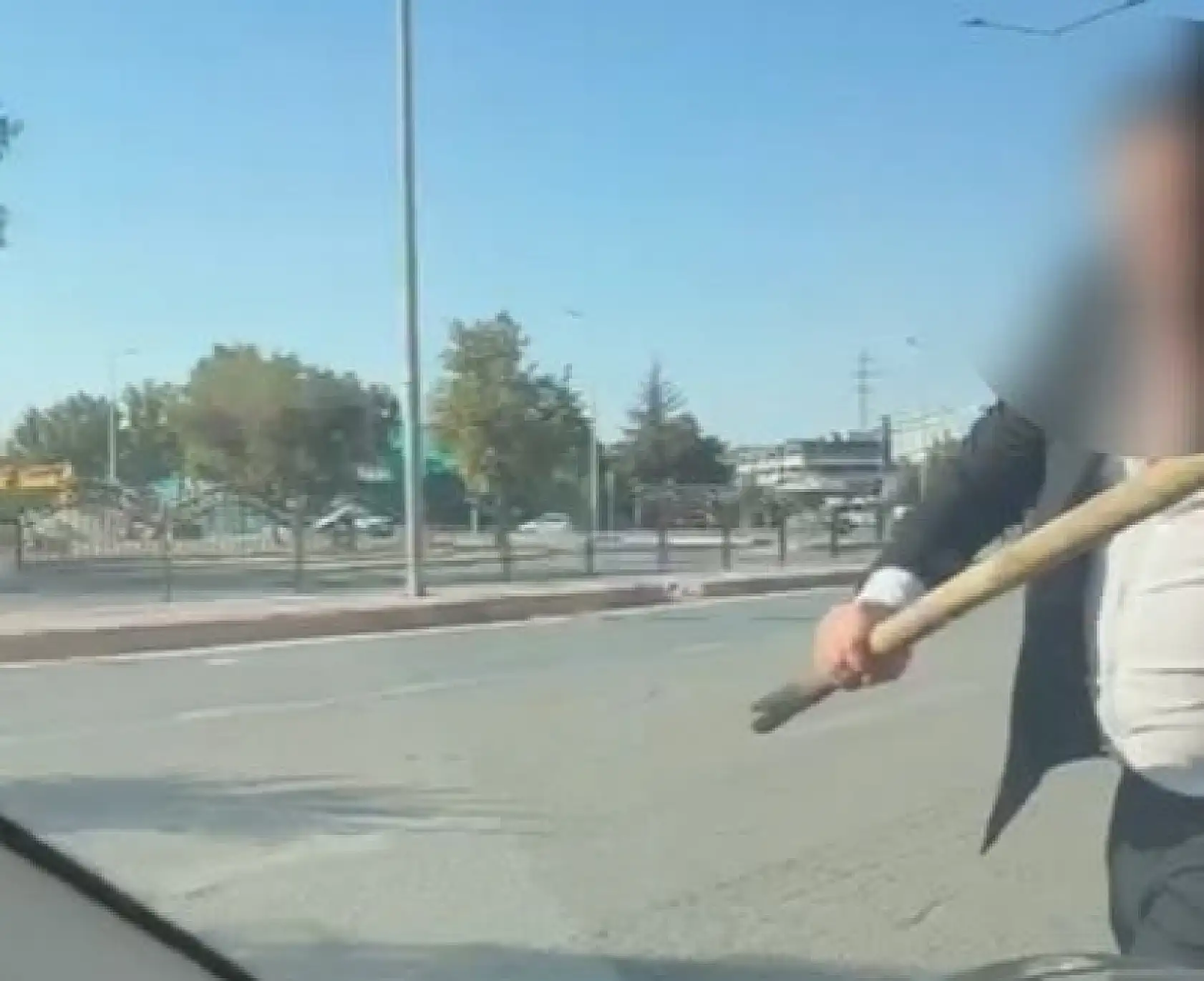 Konya'da öfkeli sürücü çılgına döndü: Yol kesti, sopayla saldırdı! Aldığı ceza...