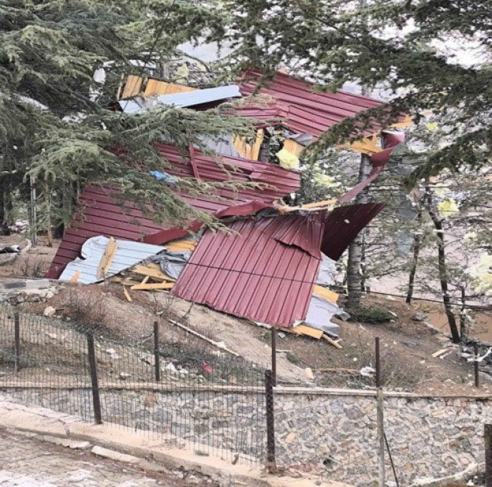 Konya'da fırtınadan etkilenen okullara 7.8 milyonluk destek!