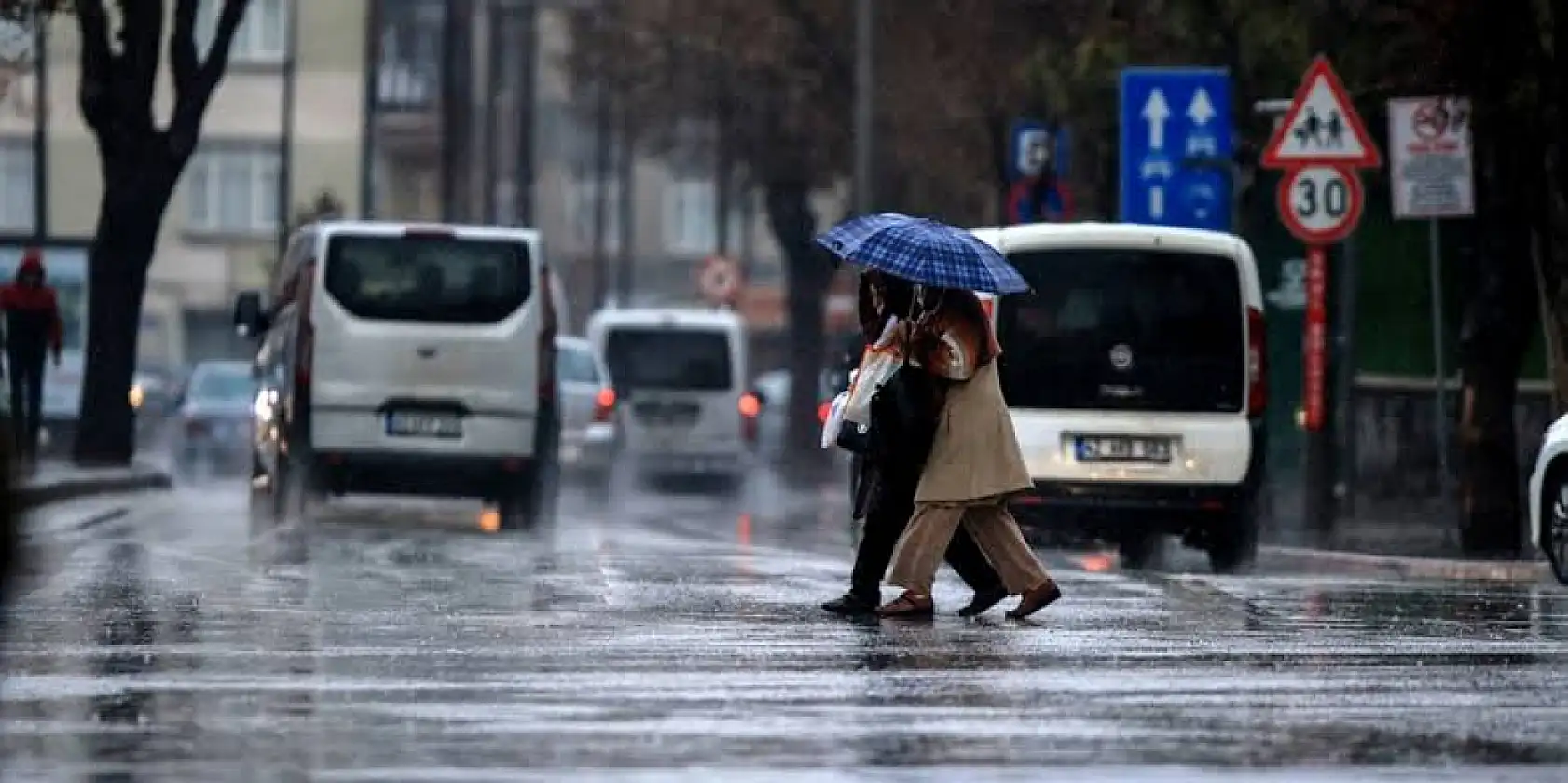 Konyalılar o güne dikkat: 31 ilçe için sağanak kapıda!