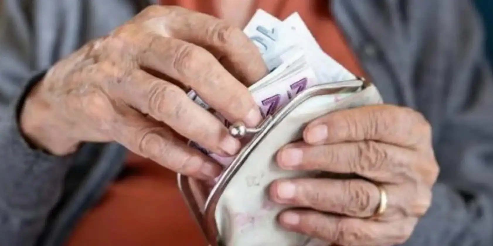 Bankalar promosyon yarışına girdi: Emekliye 100 bin TL'lik paket fırsatı!