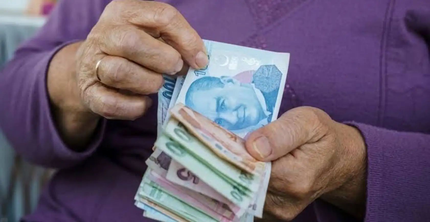 Milyonlarca emekli bu haklarını bilmiyor! Ücretsiz konaklama, fatura muafiyeti...