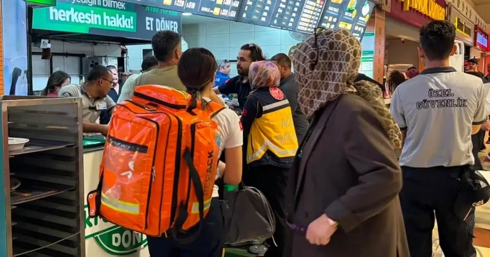 Konya'daki AVM'de kan aktı! Restoran katında bıçaklı hesaplaşma!