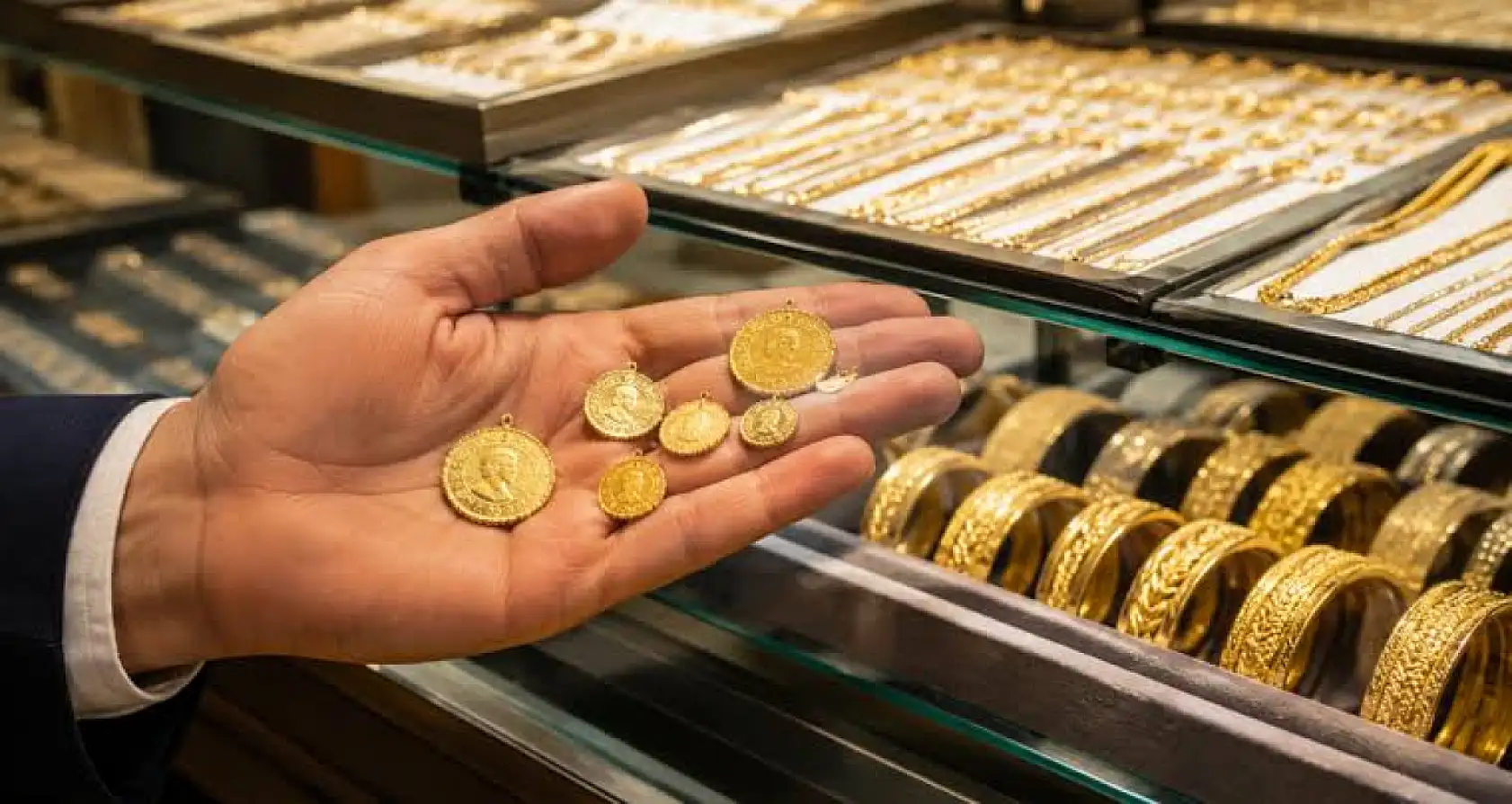 Altını olanlar saat 15.30'a dikkat! Gram altında dengeleri değiştirecek veri geliyor