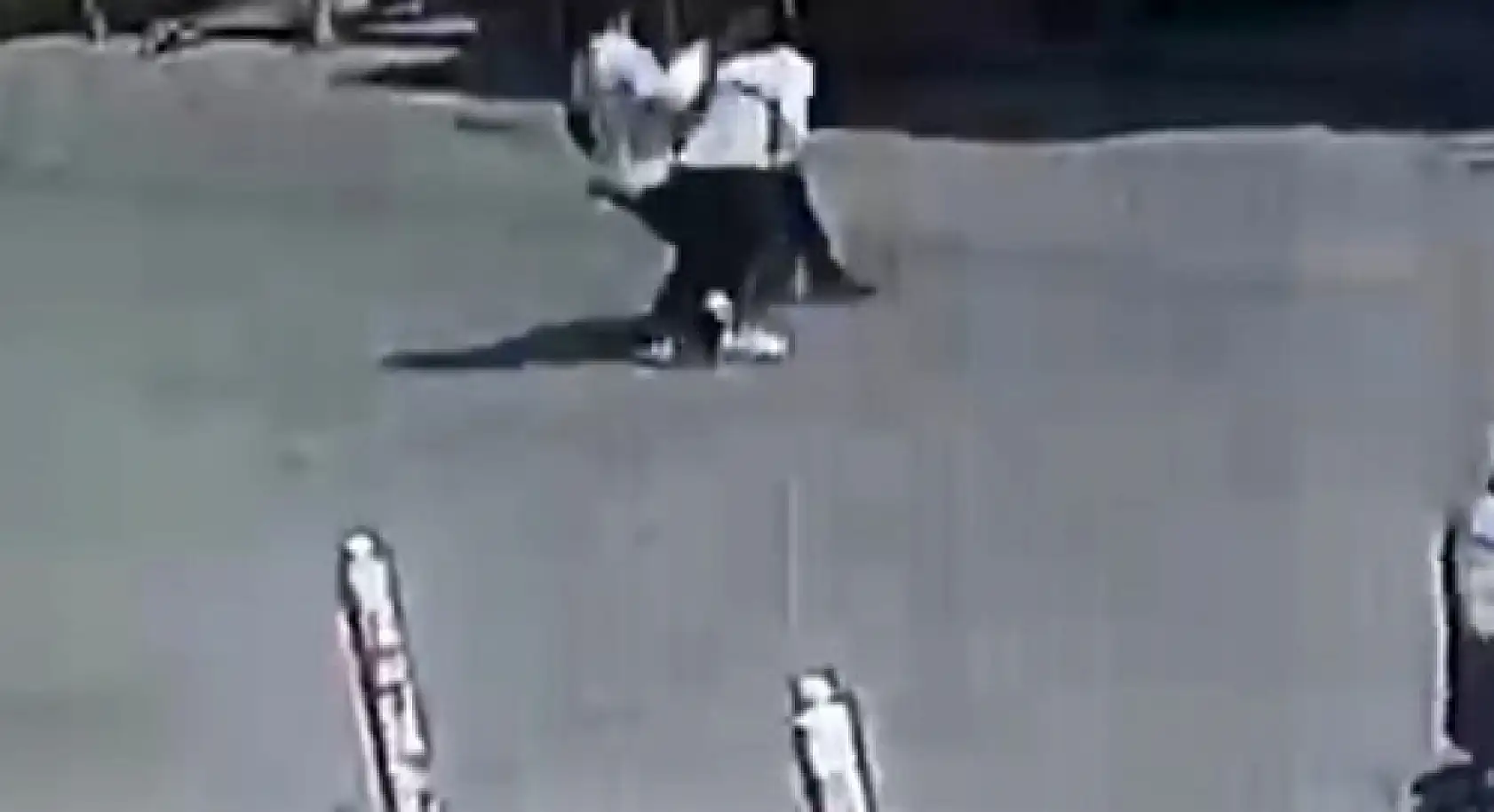 Konya'da sokak ortasında kanlı hesaplaşma! Silahına sarıldı ama...