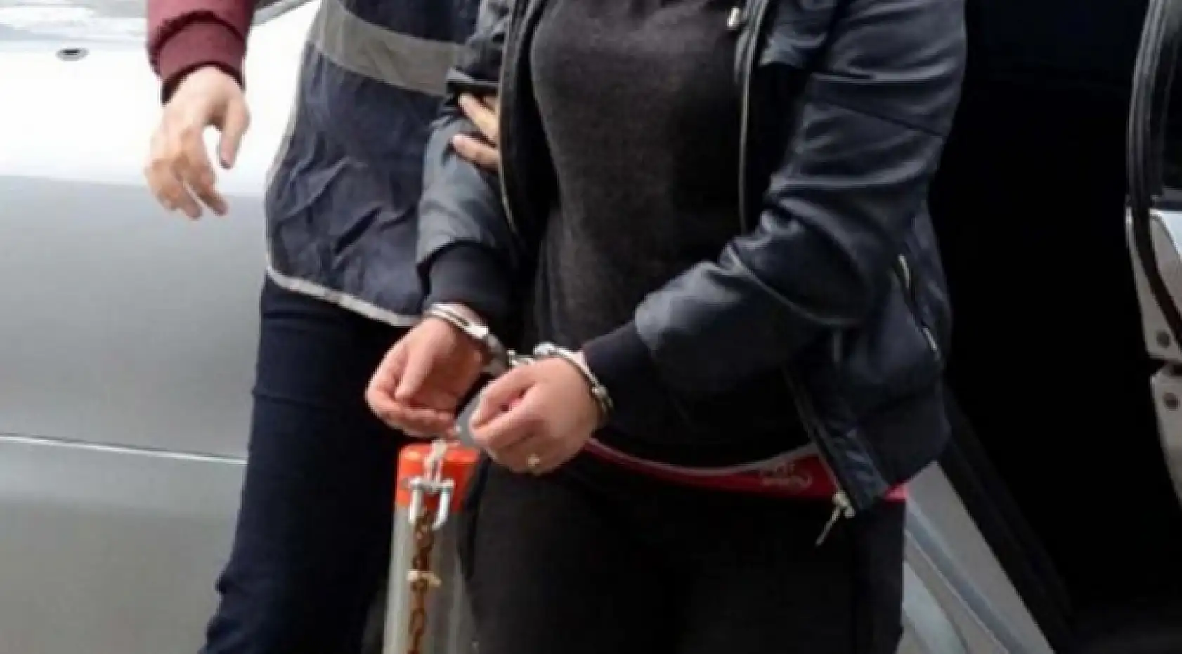 Konya'da başörtülü kadına saldırı: Bebek arabasının önünü kesip nefret kustu!