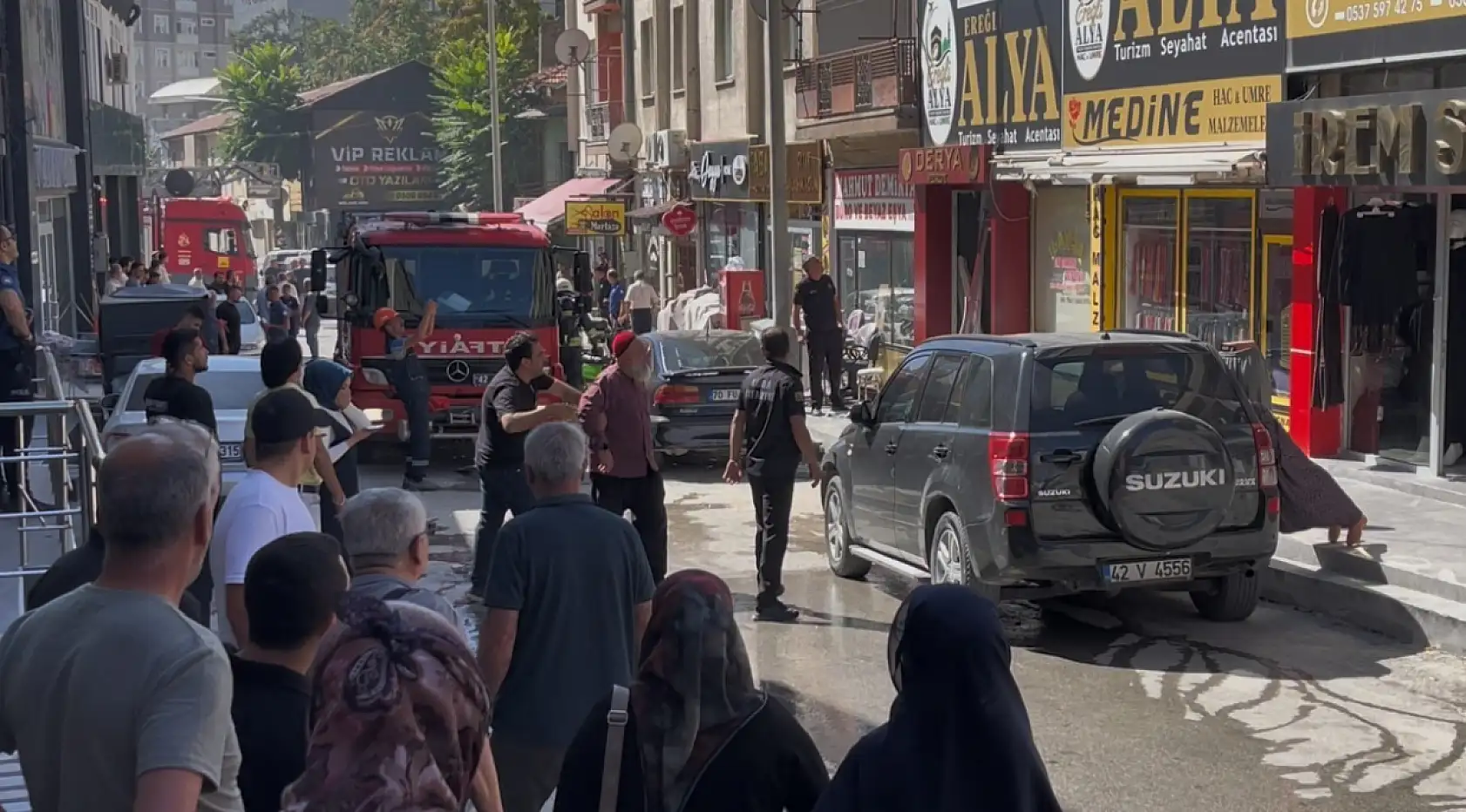 Konya'da iş yerinde patlama: Sokaktan geçenler canını zor kurtardı!