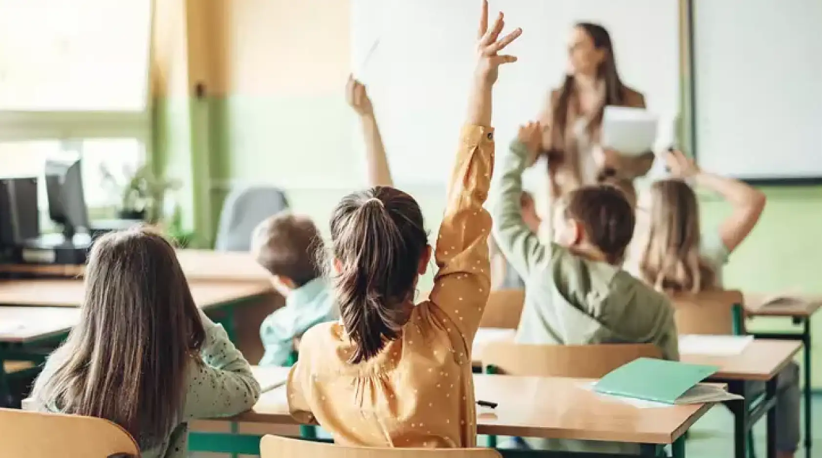 Okullar ne zaman kapanıyor? MEB takvimi ile yaz tatili başlangıcı ve karne günü tarihi netleşti!