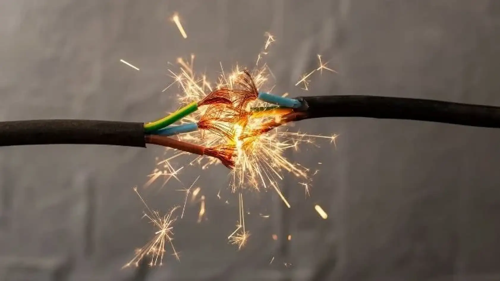 Konya'da feci ölüm! Elektrik akımına kapılan genç kurtarılamadı