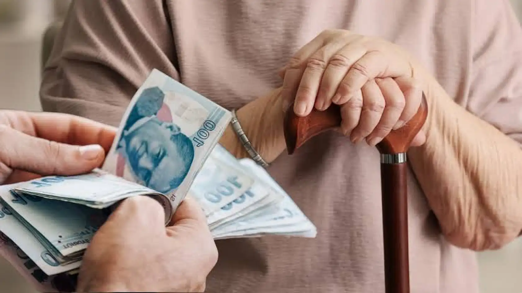 Emekli maaşında yeni dönem kapıda! 25 yıl sonrası için dikkat çeken formül