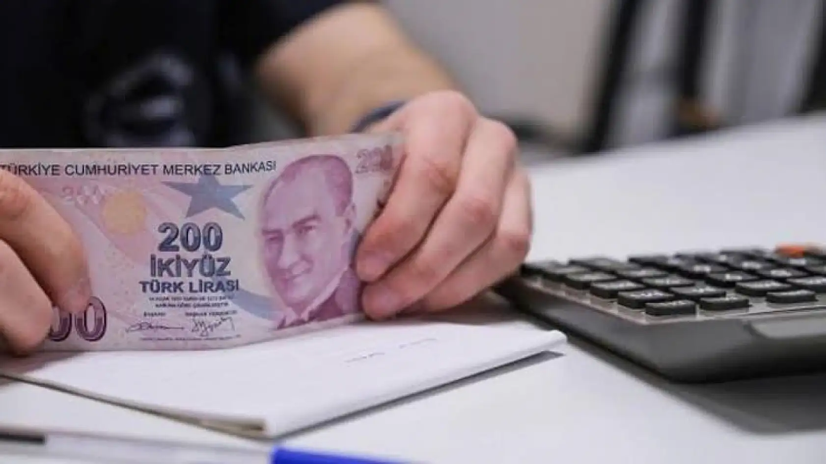 Enflasyon rakamları sonrası hesaplar yeniden yapıldı: Memur ve emekli zam oranları belli oluyor!