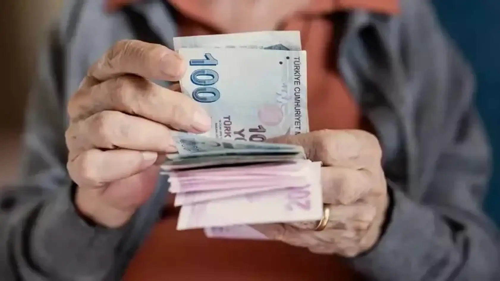 Binlerce kişinin emekliliği iptal edildi! Maaş gitti, borç geldi