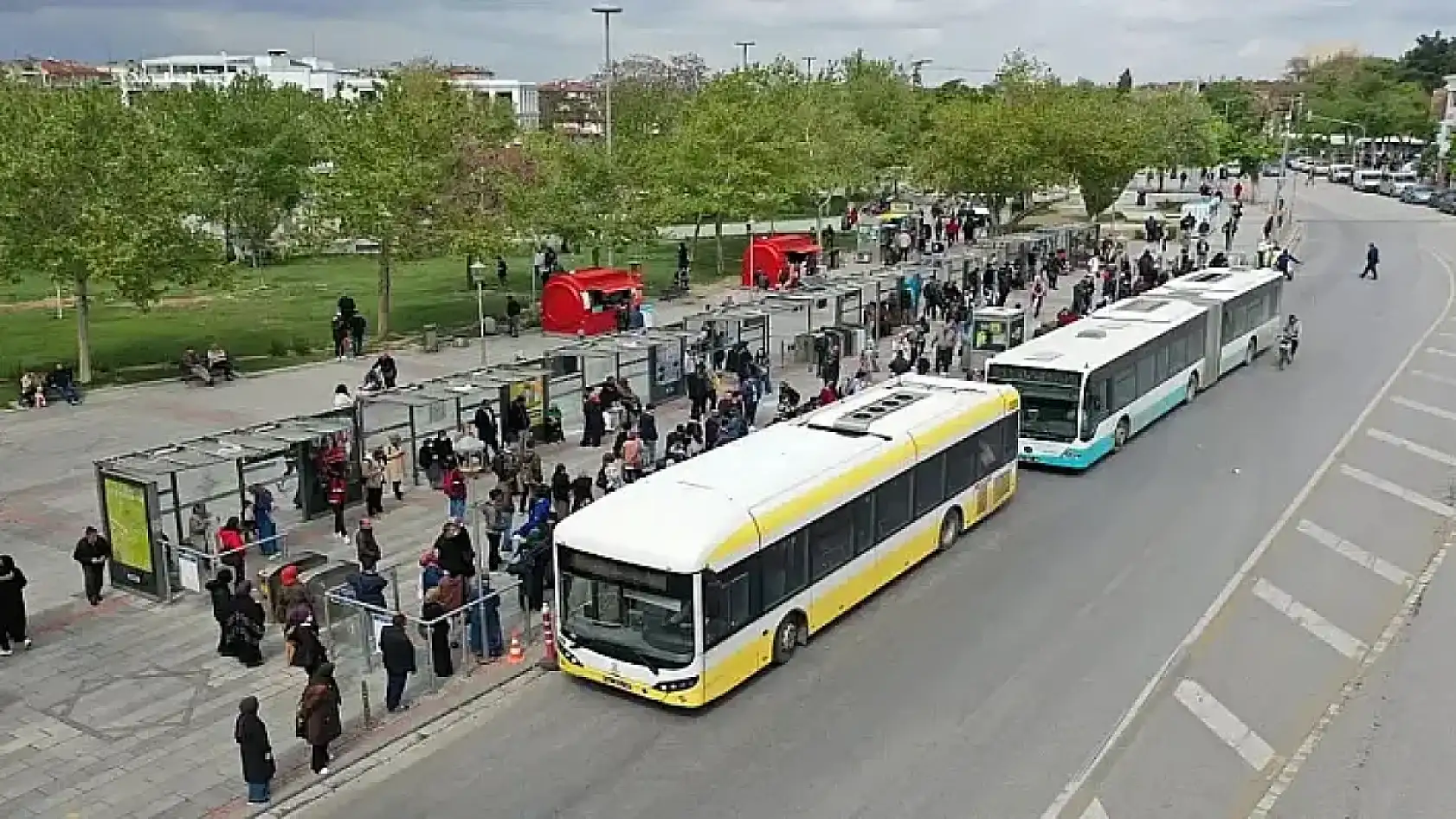 Konya'da iki gün toplu taşıma ücretsiz! 30 otobüs hattına ek sefer!