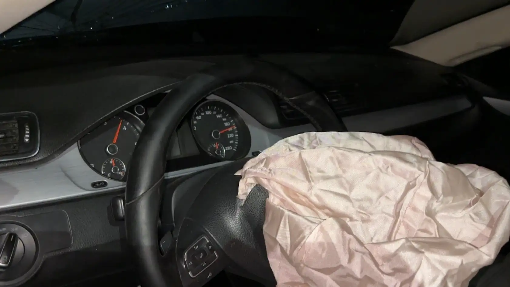 Konya'da akılalmaz kaza! Ortalığı savaş alanına çevirdi otostop çekip kaçtı
