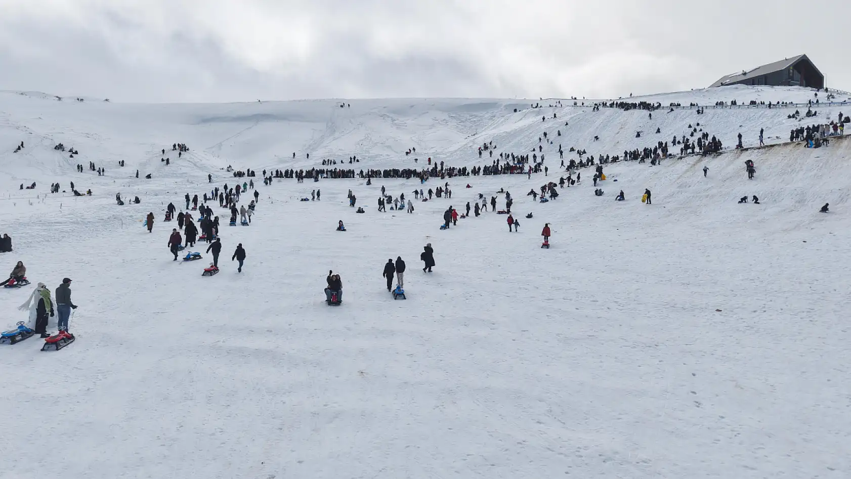 Konya'nın Uludağ'ında adım atacak yer kalmadı! Vatandaş teleferik istiyor!