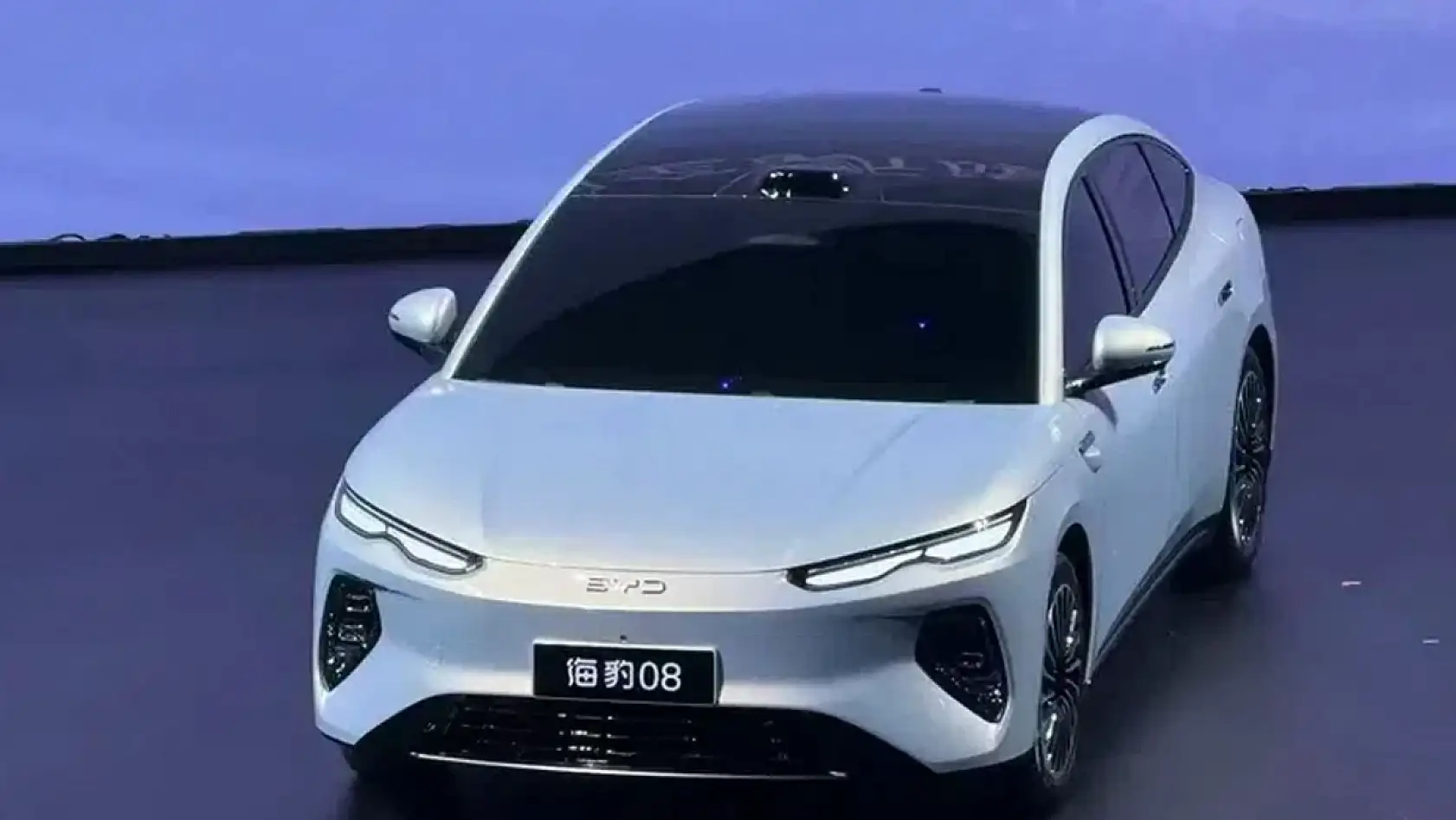 Tesla ve Togg'un yeni kabusu! 5 dakika şarjla 400 kilometre gidiyor!