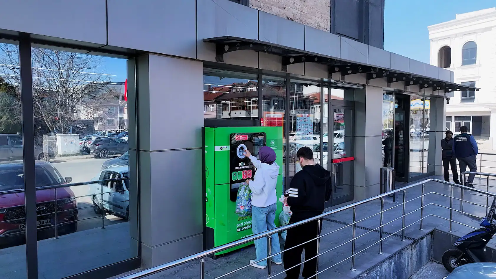 Artık çöpe atmayın: Her boş şişe ve kutu 1 TL kazandıracak! Konya'daki geri dönüşüm noktaları belli oldu