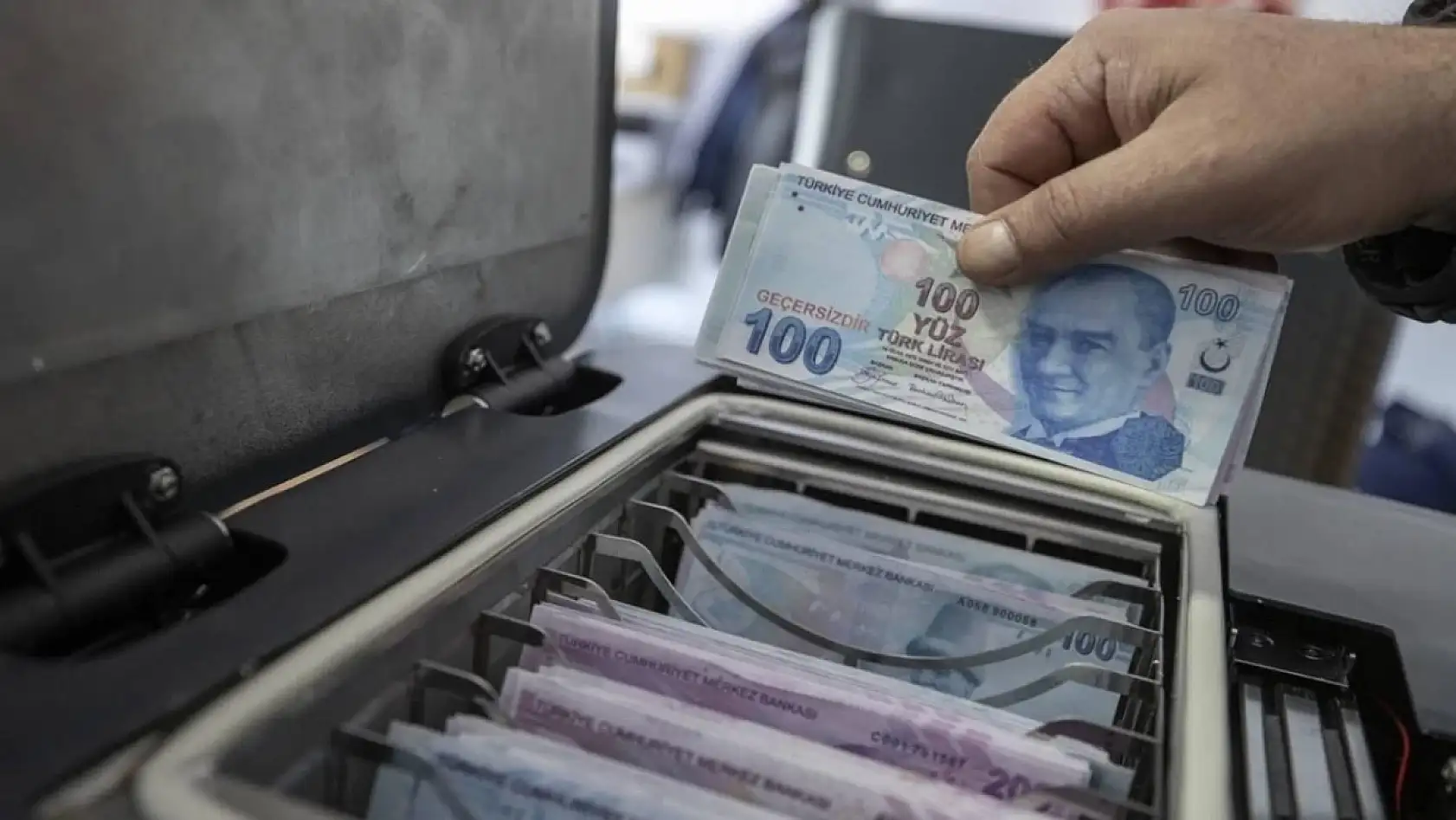 Milyonların gözü bu listede: Zamlı ödemeler tek tek belli oldu!