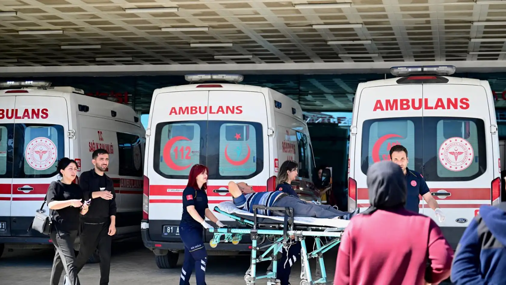 Acil servislerde acemi kasap yoğunluğu! İşte Türkiye'nin dört bir yanından gelen kareler...