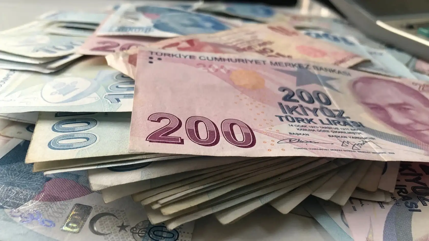SSK ve Bağ-Kur emeklileri dikkat! Temmuz zammı öncesi kök maaş alarmı: Kimler etkilenecek?