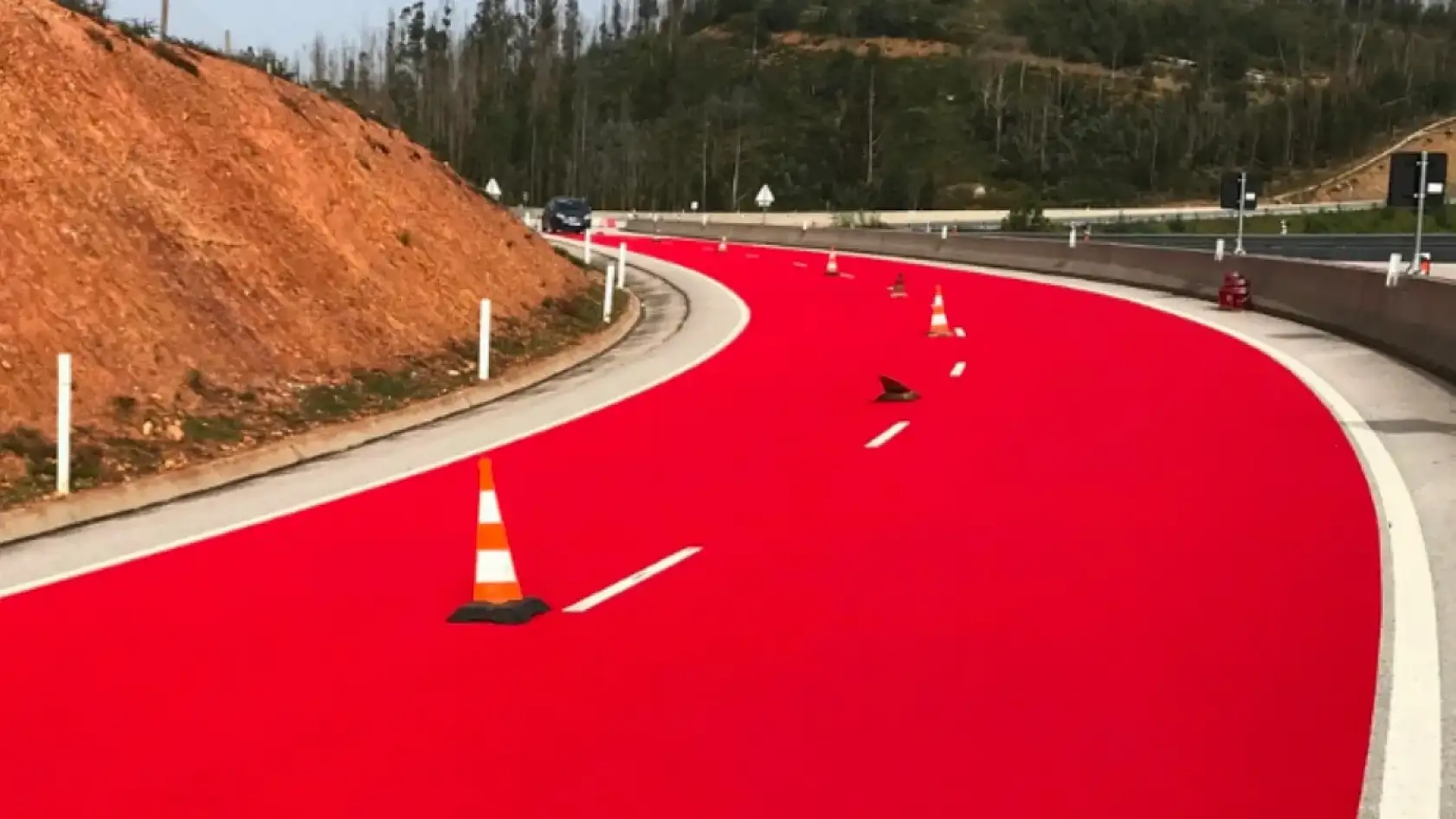 Sürücüler bu yolda istese de hız yapamıyor! Türkiye'ye gelirse cezalar yarı yarıya düşecek!