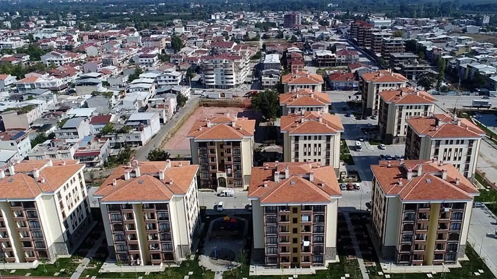Emeklilere faizsiz ev mi satılacak? Şartlar neler? Merakla beklenen teklifin detayları açıklandı!