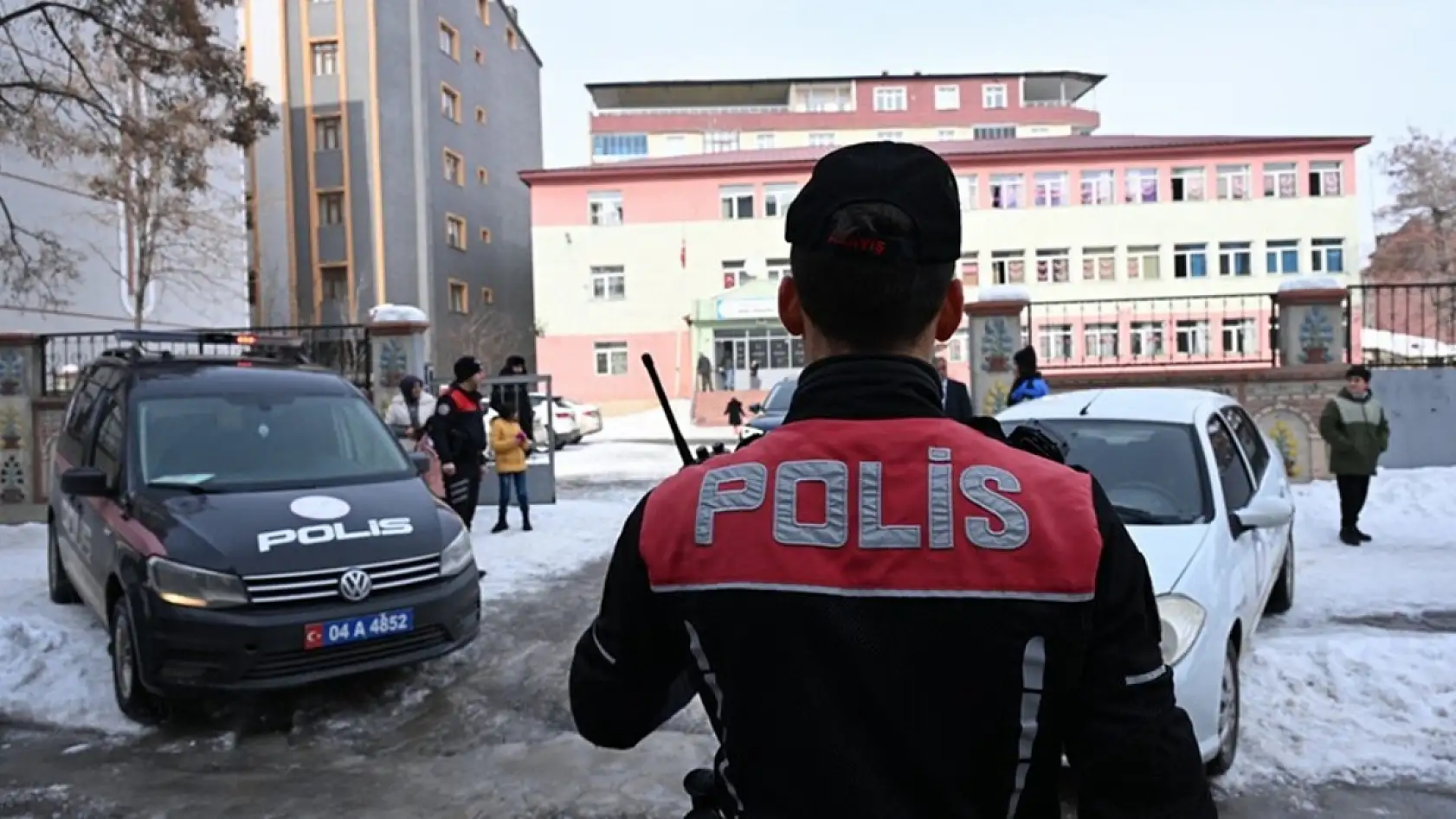 Bakan Tekin, okul güvenliği için mücadele sözü verdi!