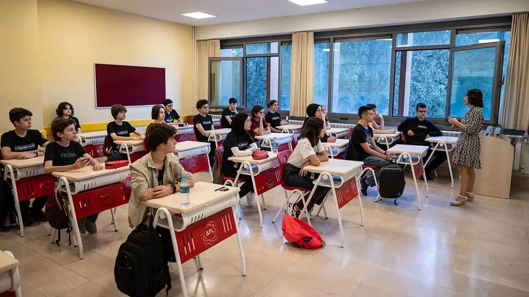 MEB duyurdu: Okullarda o uygulamalar tamamen yasaklandı! Ziller ne zaman çalacak?