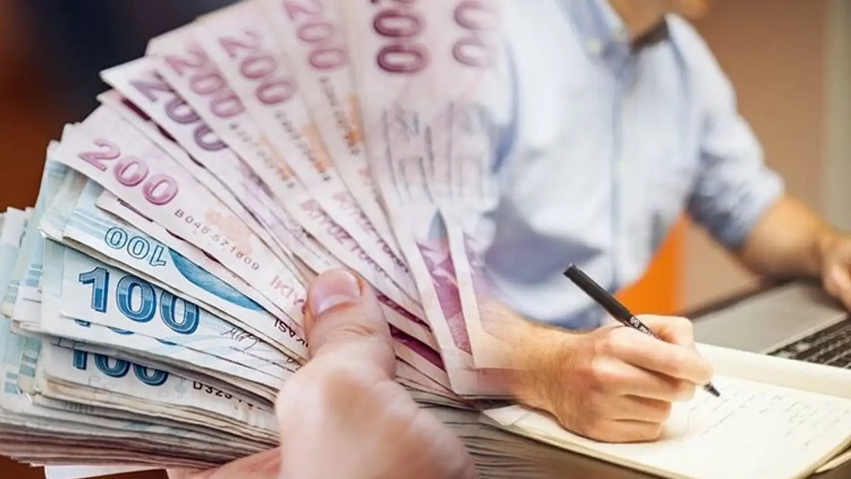 Asgari ücrete yüzde kaç zam gelecek? Masada 3 ihtimal var: İşte olası net ve brüt maaşlar…